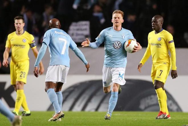 她在关键时 她在关键时