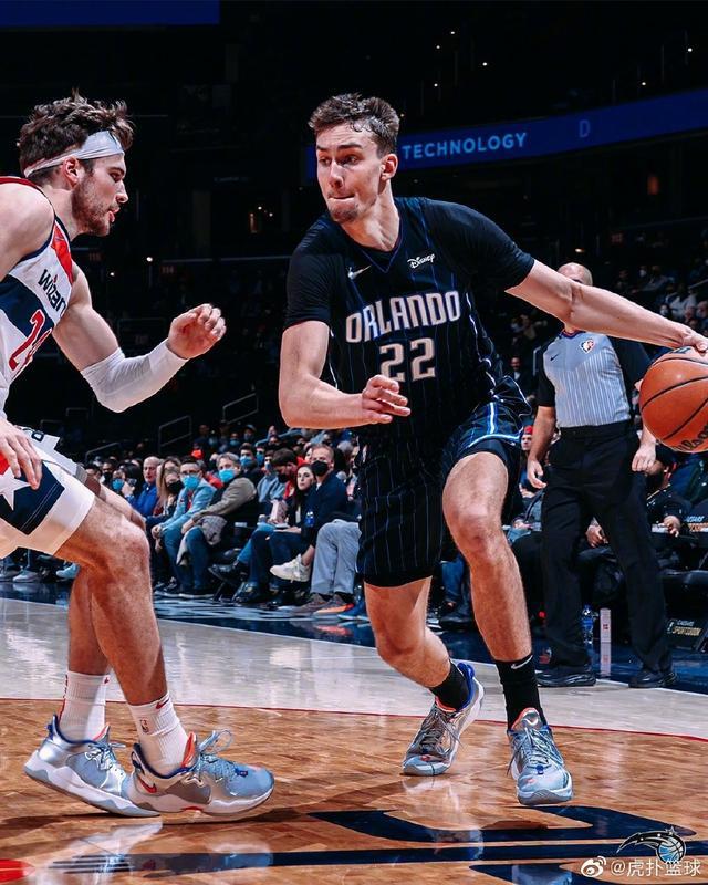 他低调但潜 他低调但潜